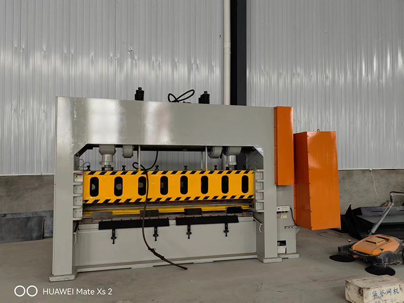 Steel mesh machine